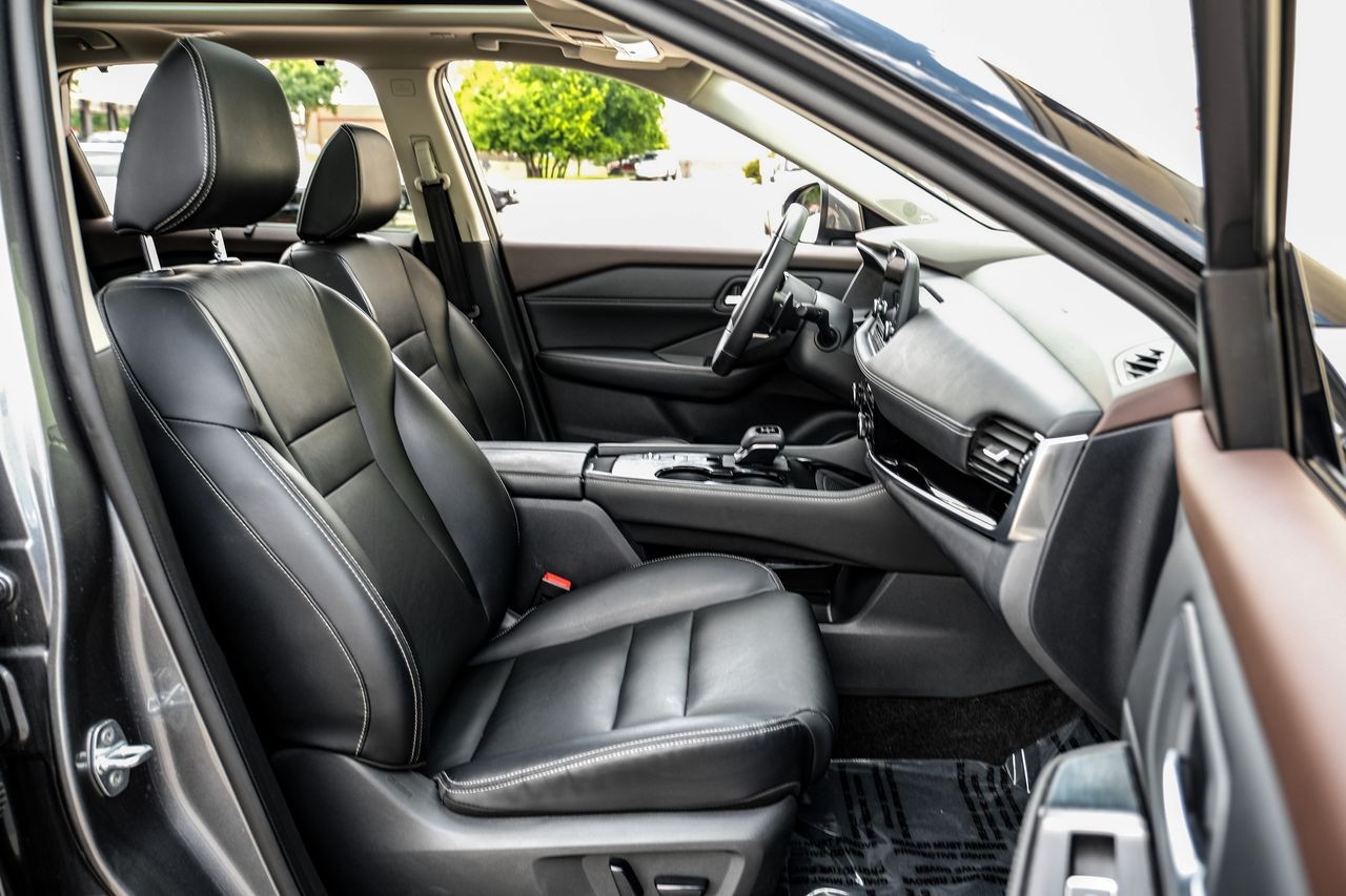 Nissan Rogue Vehicle Main Gallery Image 31
