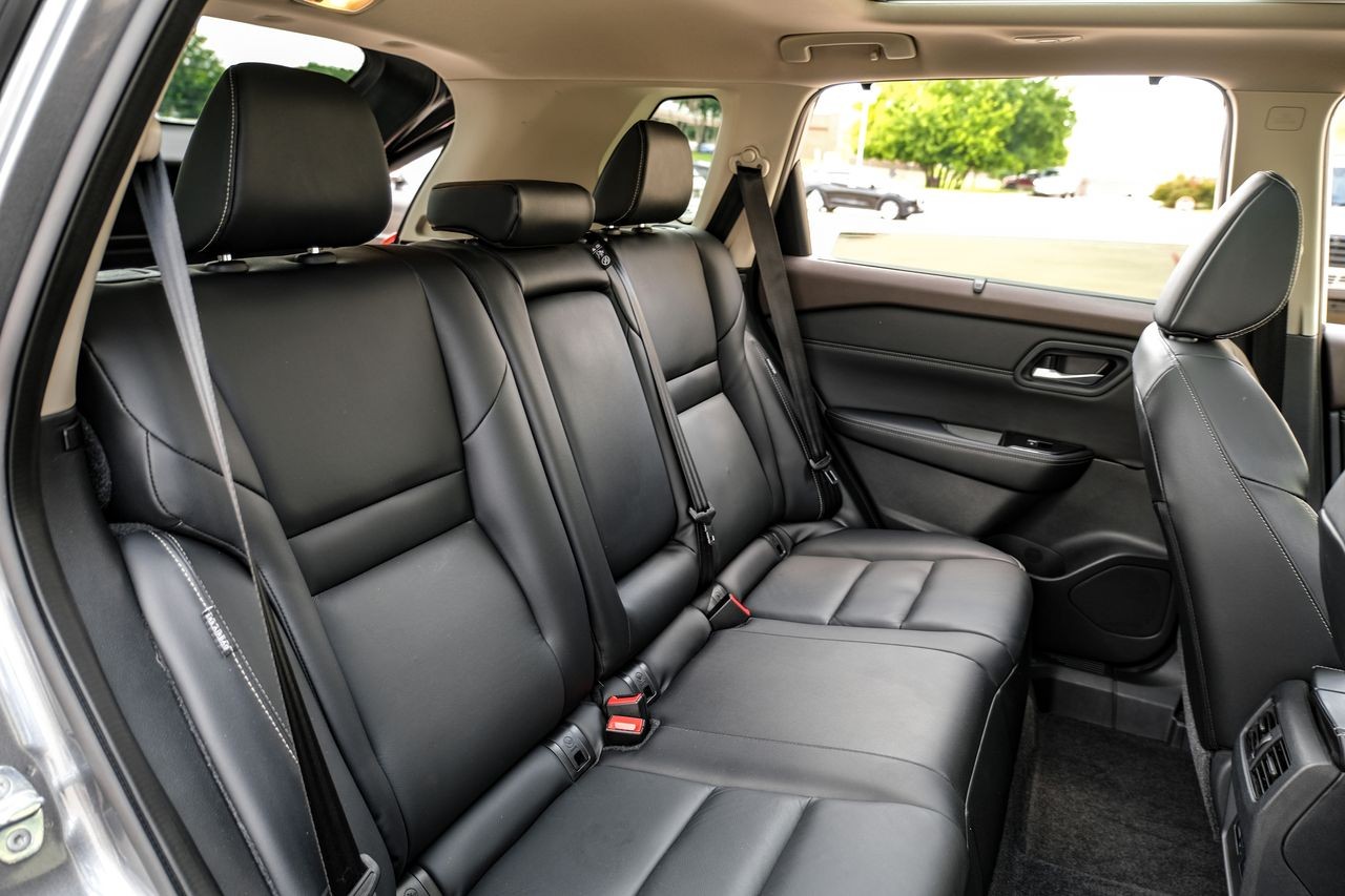 Nissan Rogue Vehicle Main Gallery Image 33