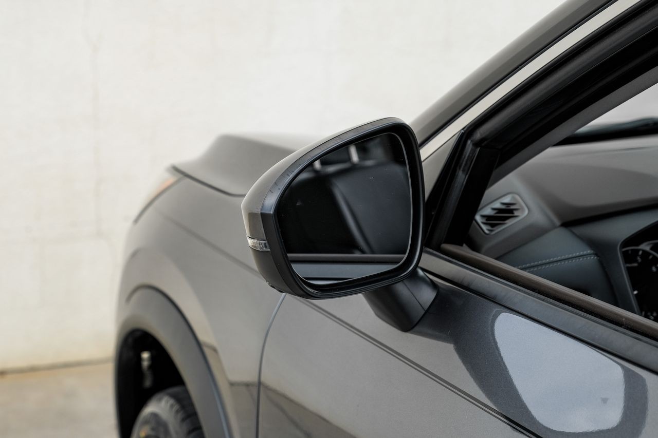 Nissan Rogue Vehicle Main Gallery Image 39