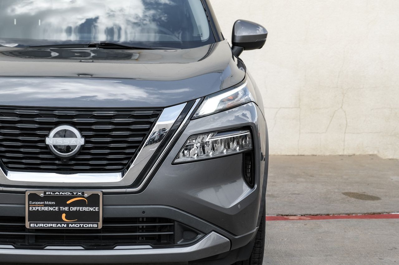 Nissan Rogue Vehicle Main Gallery Image 44
