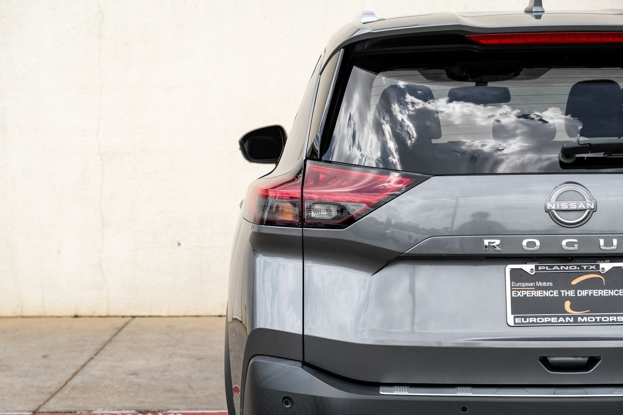 Nissan Rogue Vehicle Main Gallery Image 45