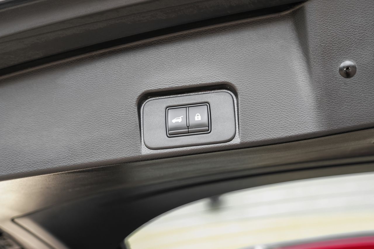 Nissan Rogue Vehicle Main Gallery Image 48