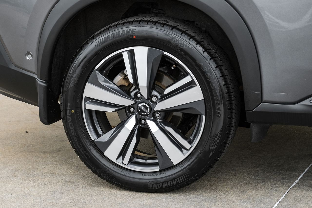 Nissan Rogue Vehicle Main Gallery Image 49