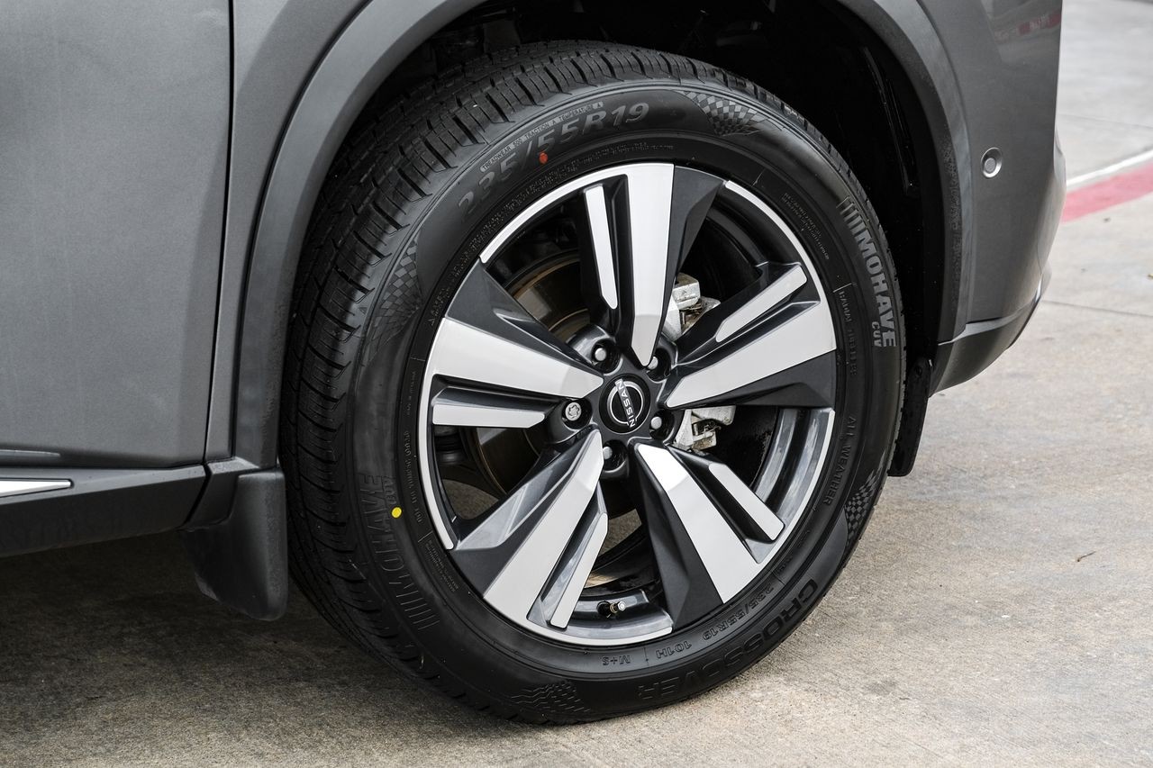 Nissan Rogue Vehicle Main Gallery Image 50