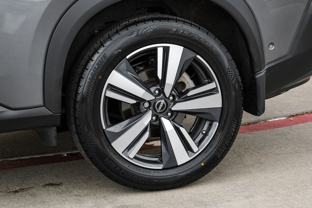 Nissan Rogue Vehicle Main Gallery Image 52