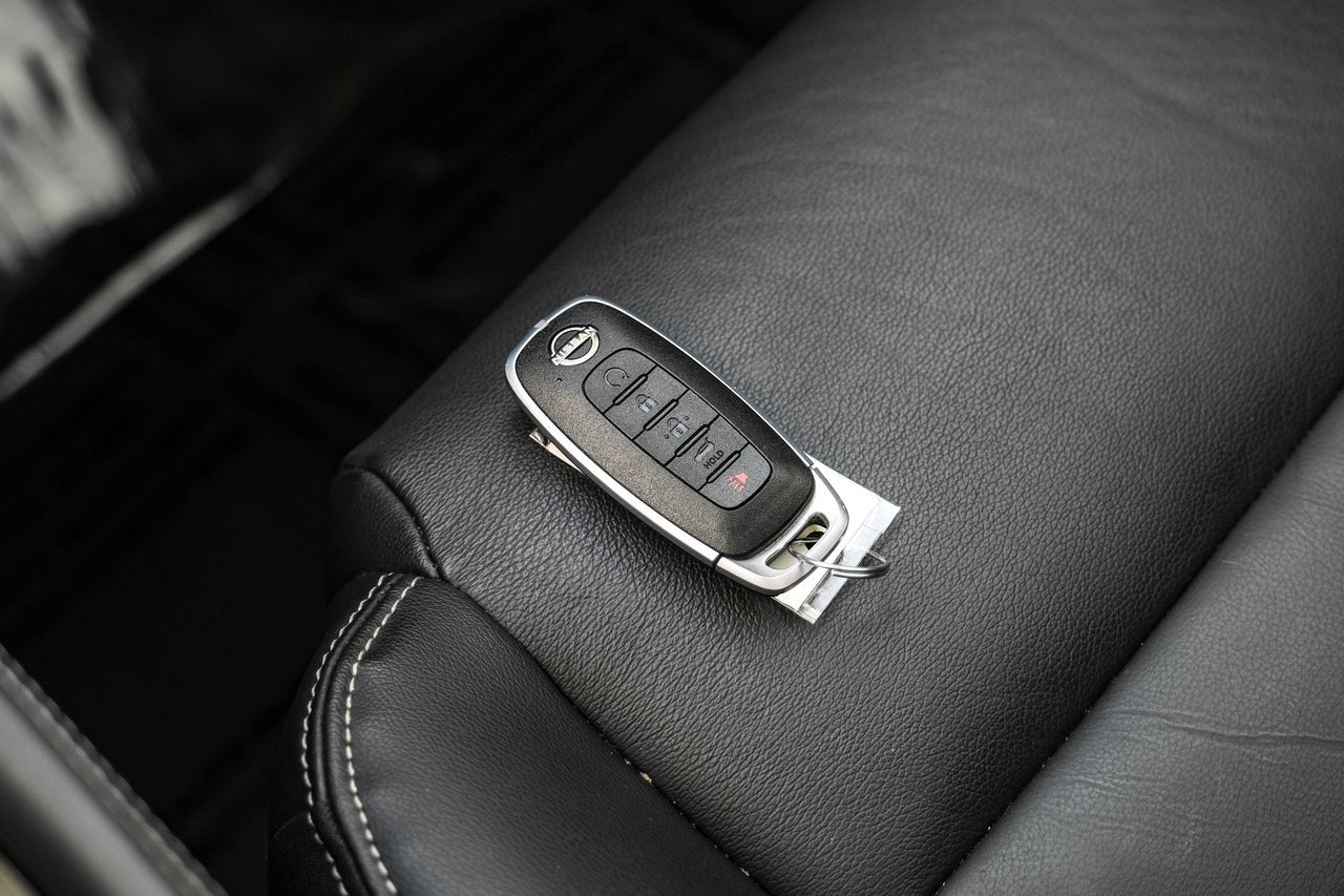 Nissan Rogue Vehicle Main Gallery Image 53