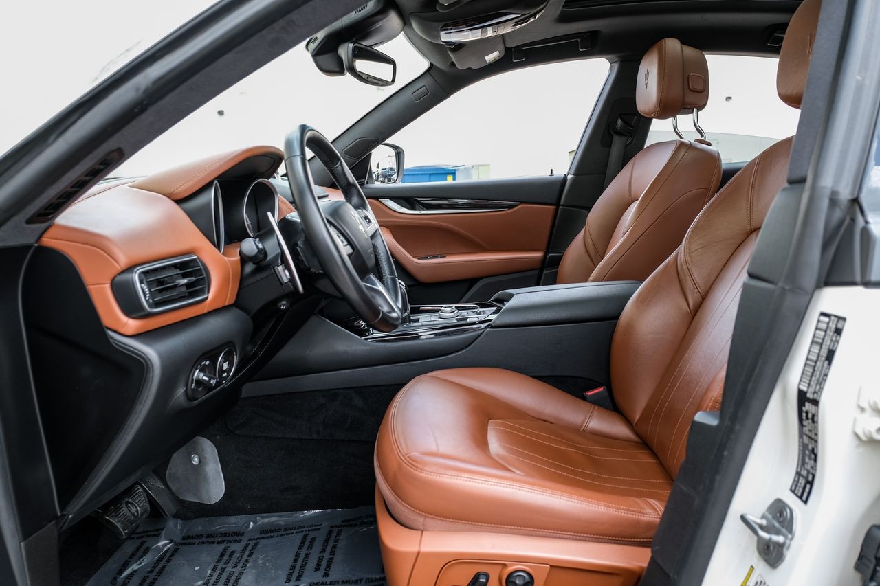 Maserati Levante Vehicle Main Gallery Image 04