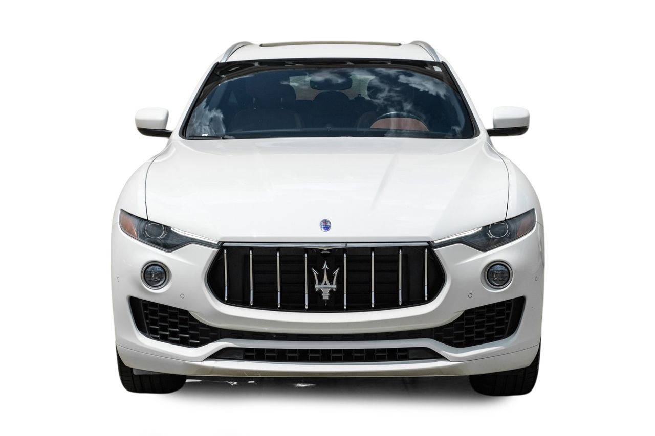 Maserati Levante Vehicle Main Gallery Image 05