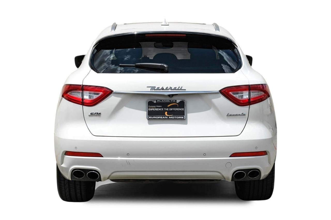 Maserati Levante Vehicle Main Gallery Image 09