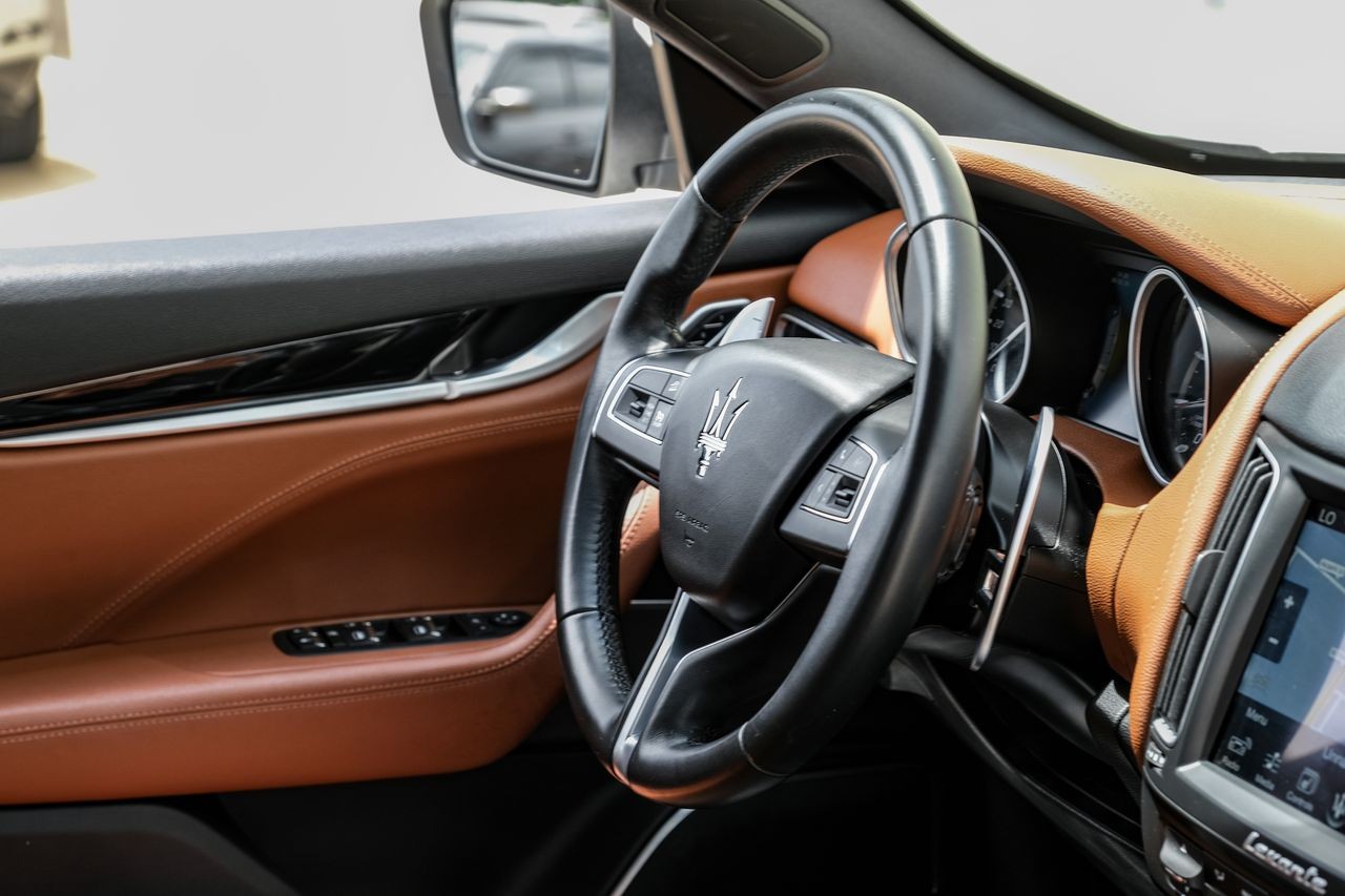 Maserati Levante Vehicle Main Gallery Image 12