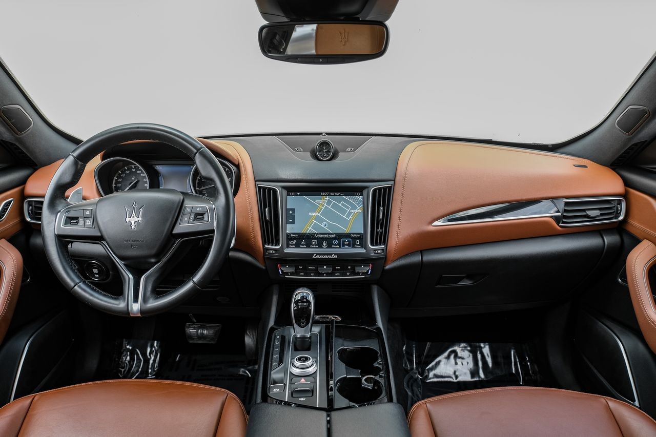 Maserati Levante Vehicle Main Gallery Image 13