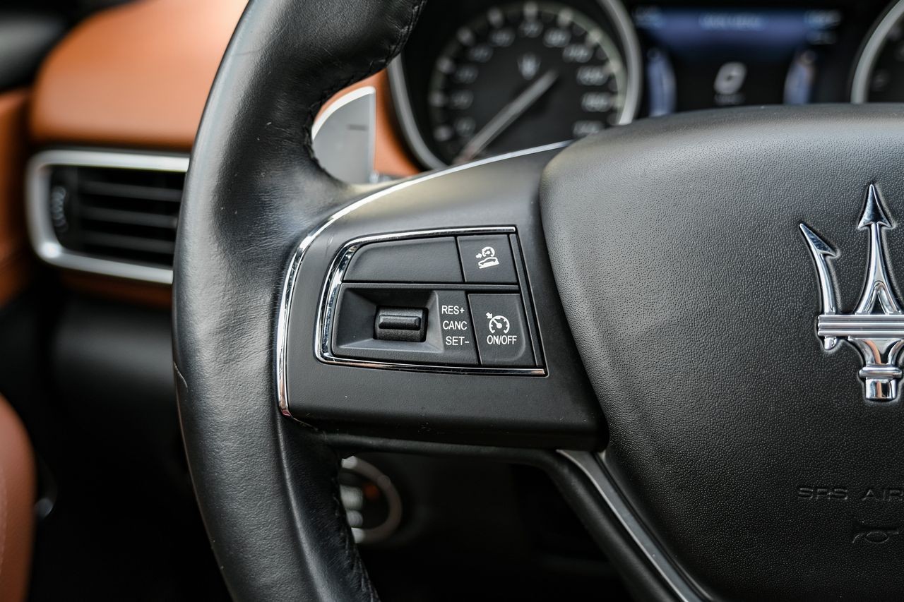 Maserati Levante Vehicle Main Gallery Image 15
