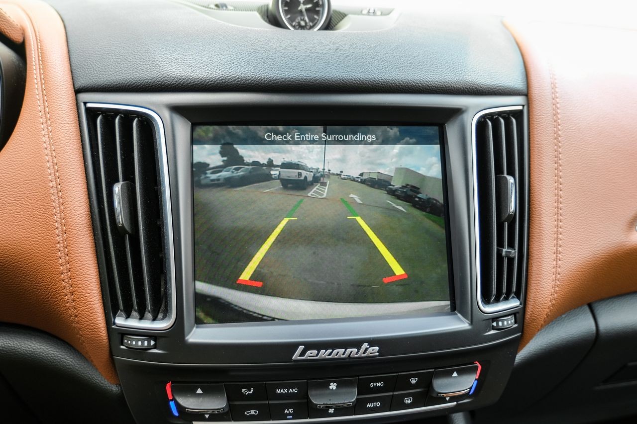 Maserati Levante Vehicle Main Gallery Image 20