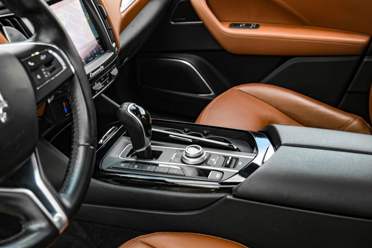 Maserati Levante Vehicle Main Gallery Image 22