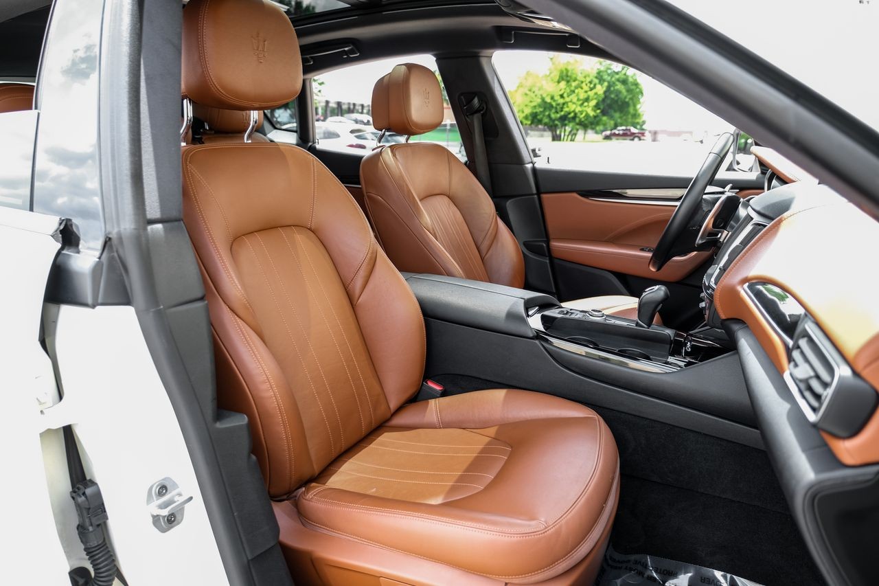 Maserati Levante Vehicle Main Gallery Image 32