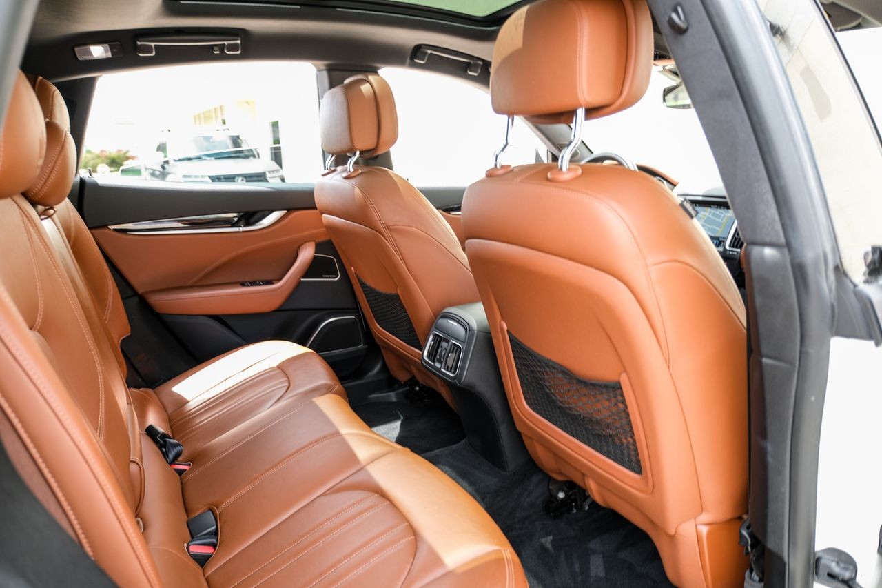Maserati Levante Vehicle Main Gallery Image 34