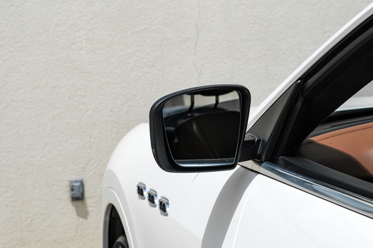Maserati Levante Vehicle Main Gallery Image 38