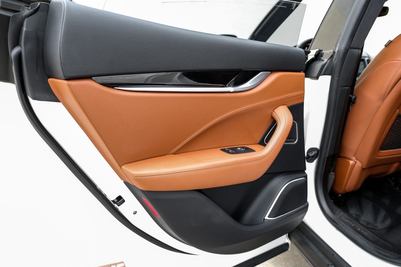 Maserati Levante Vehicle Main Gallery Image 42