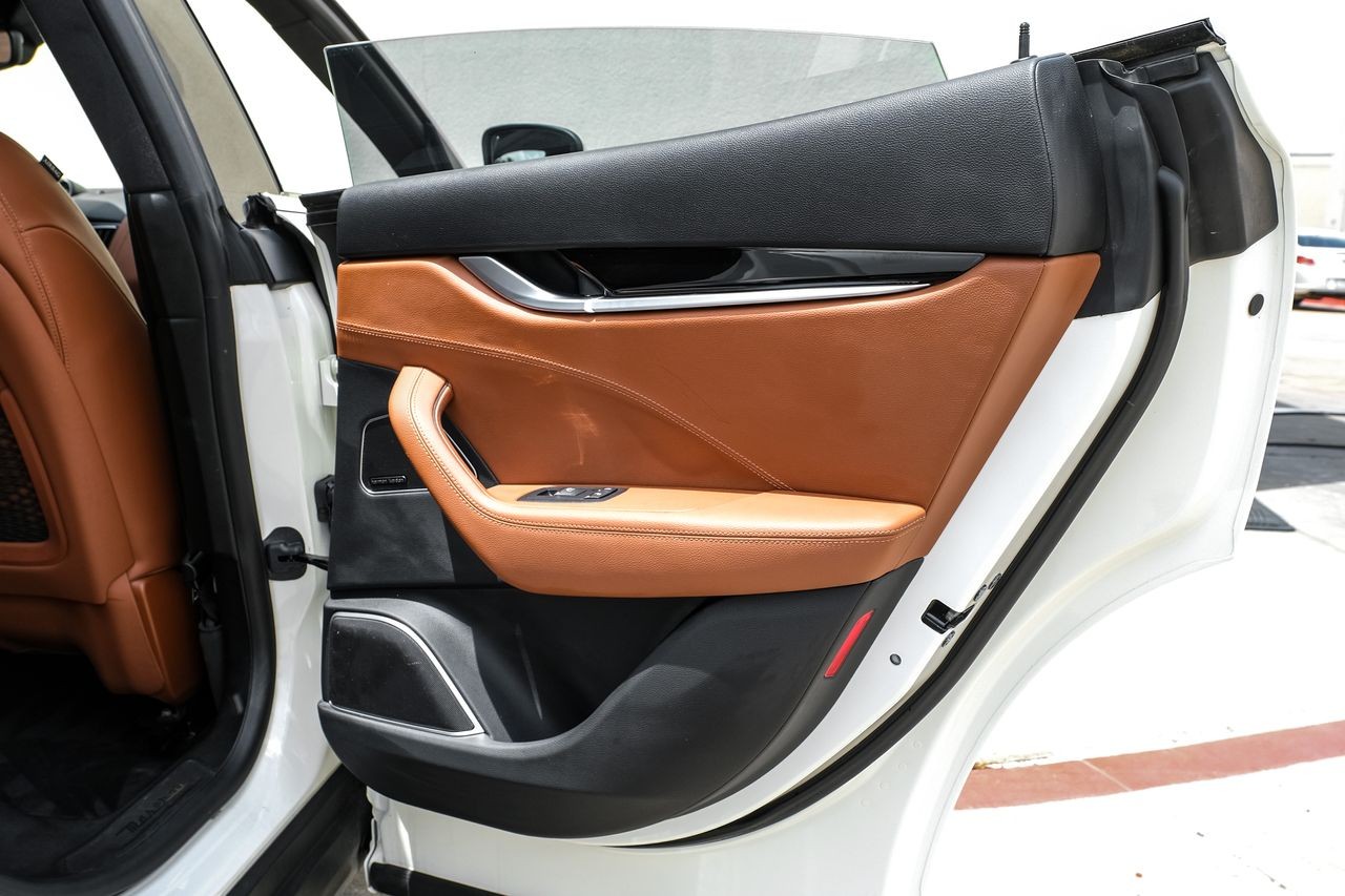 Maserati Levante Vehicle Main Gallery Image 43