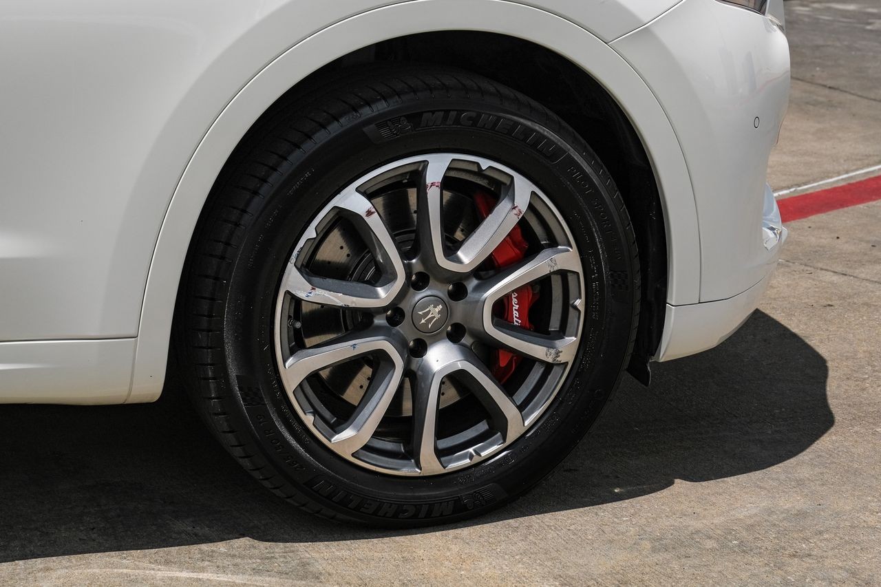 Maserati Levante Vehicle Main Gallery Image 49