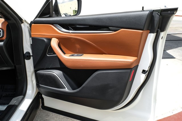 Maserati Levante Vehicle Main Gallery Image 41