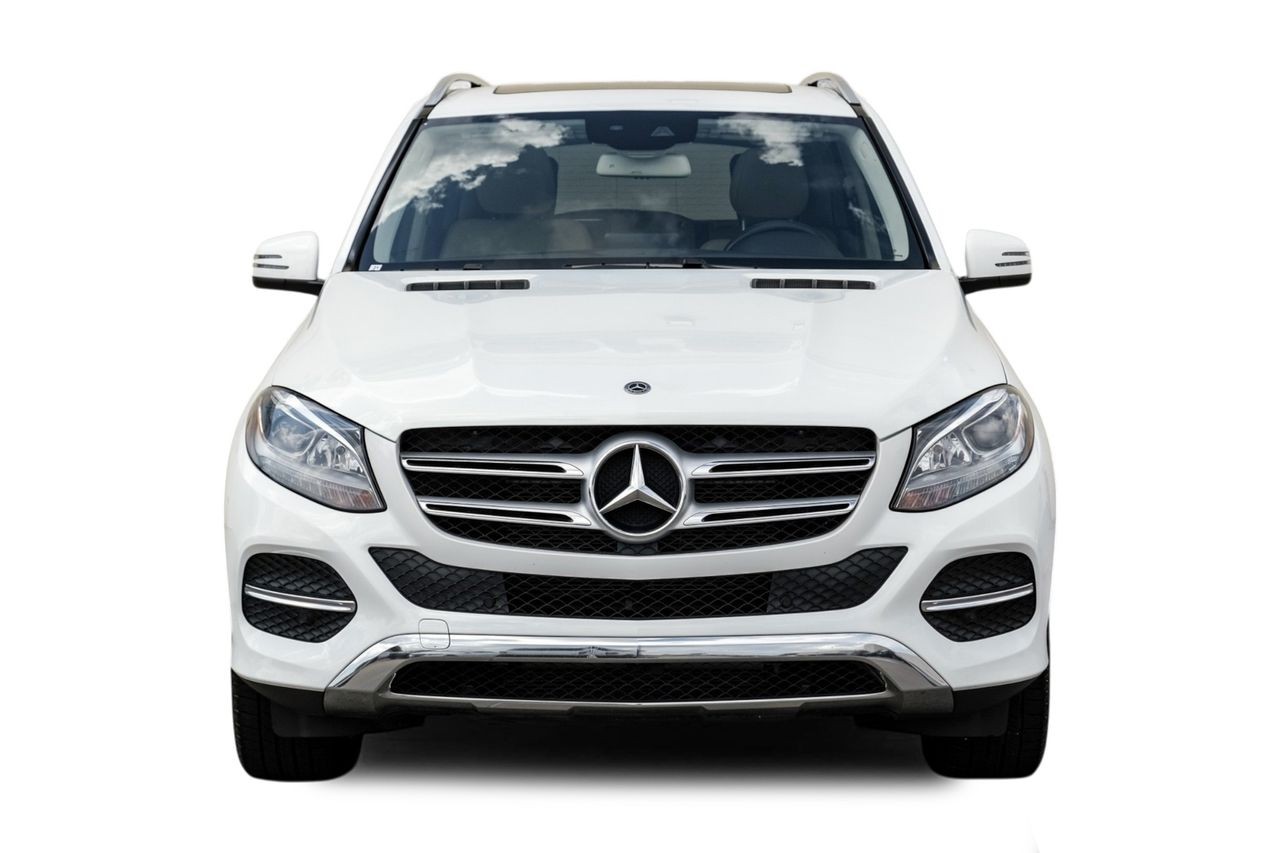 Mercedes-Benz GLE Vehicle Main Gallery Image 06