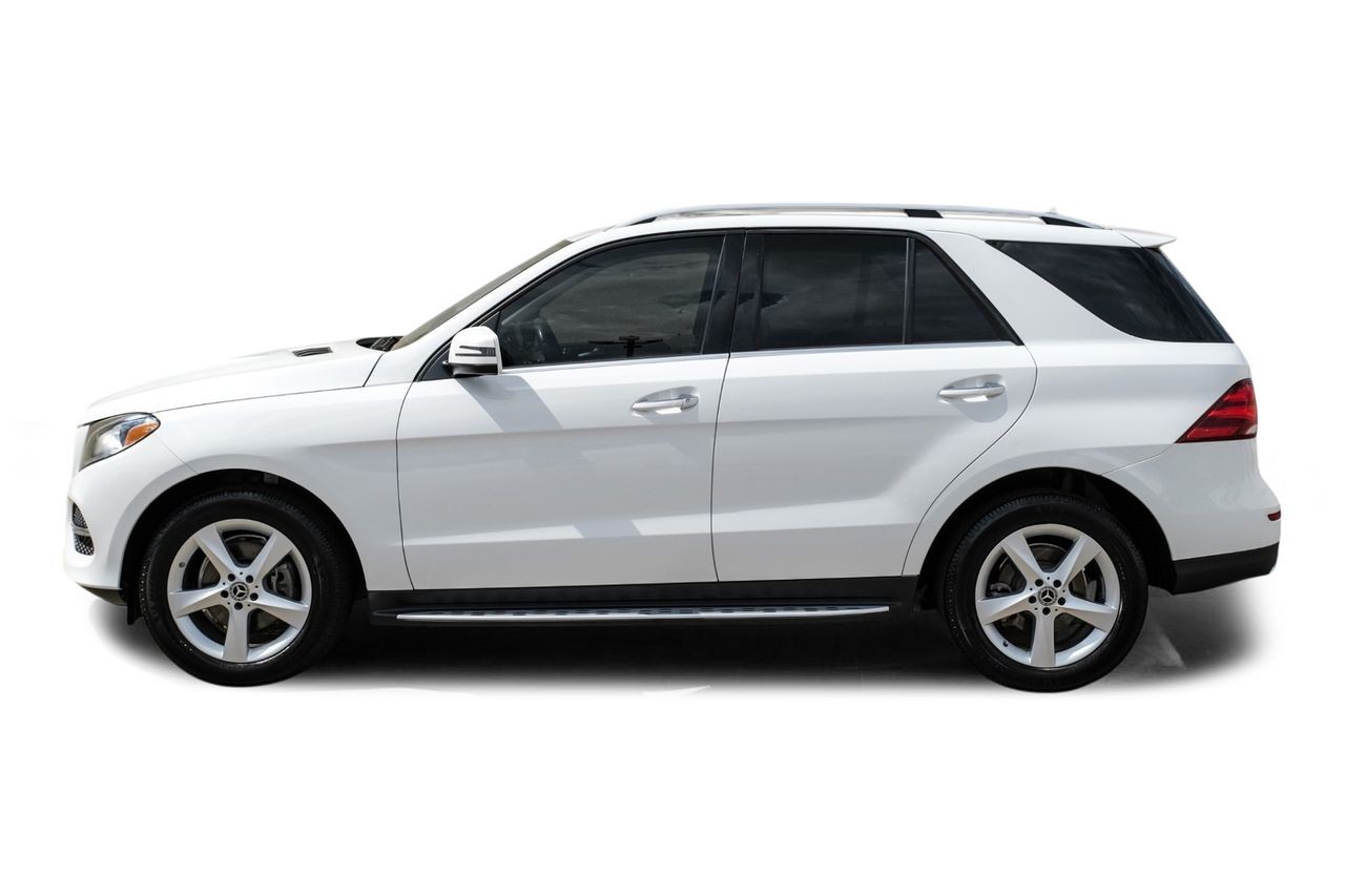 Mercedes-Benz GLE Vehicle Main Gallery Image 12