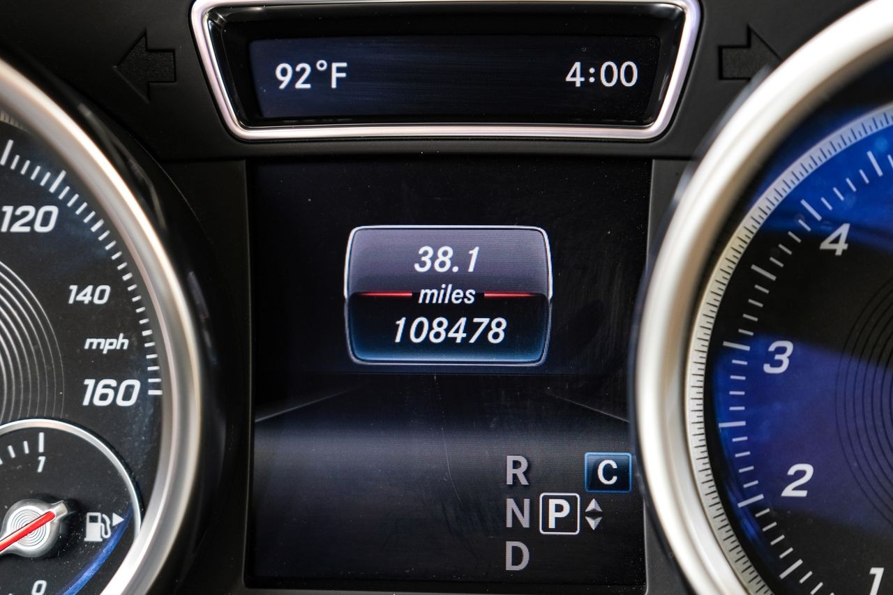 Mercedes-Benz GLE Vehicle Main Gallery Image 18