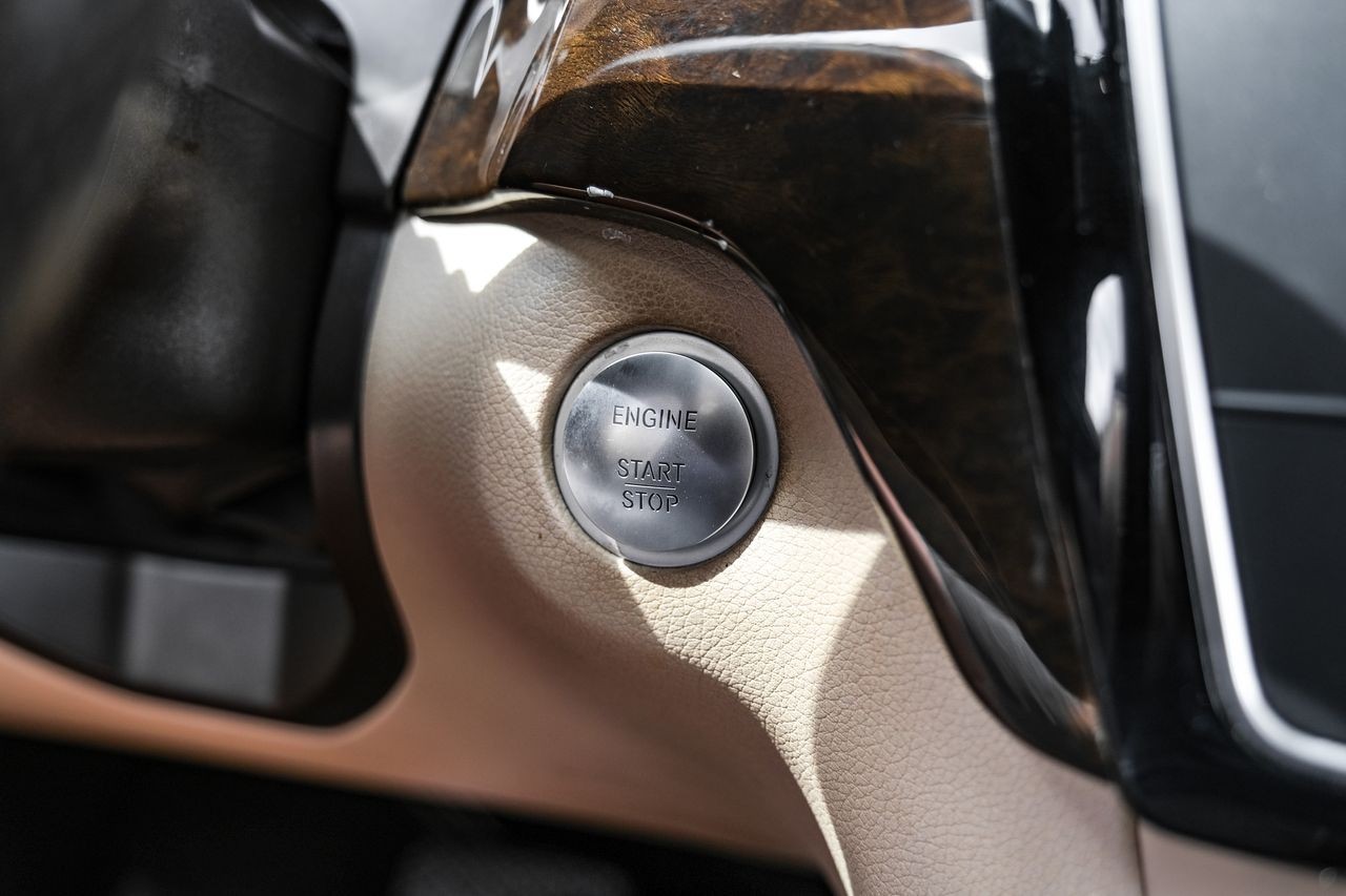 Mercedes-Benz GLE Vehicle Main Gallery Image 19