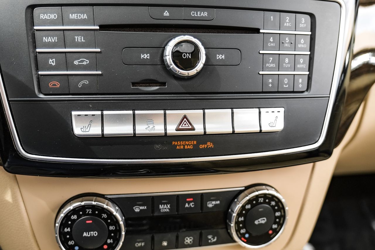 Mercedes-Benz GLE Vehicle Main Gallery Image 27
