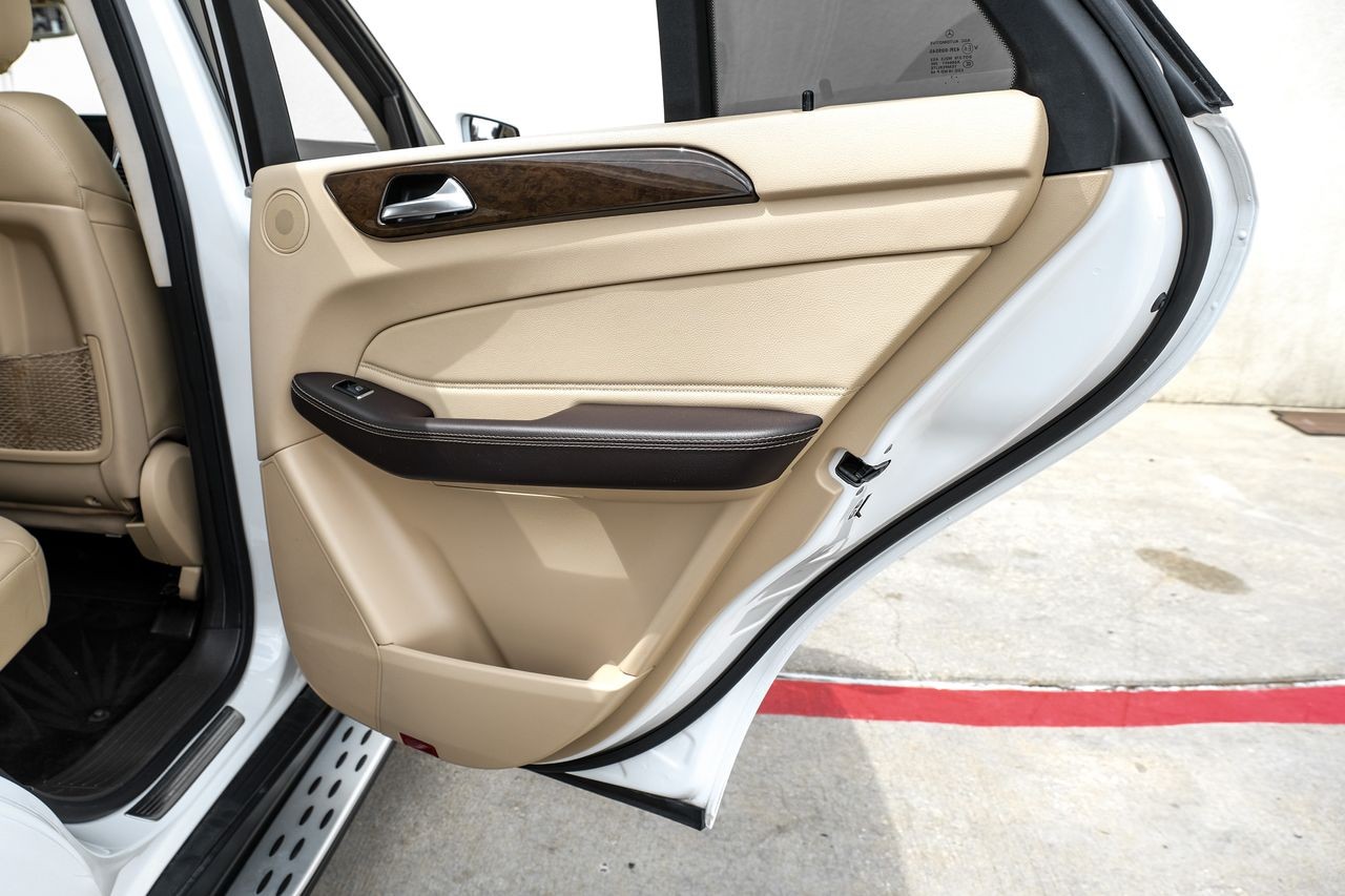 Mercedes-Benz GLE Vehicle Main Gallery Image 46