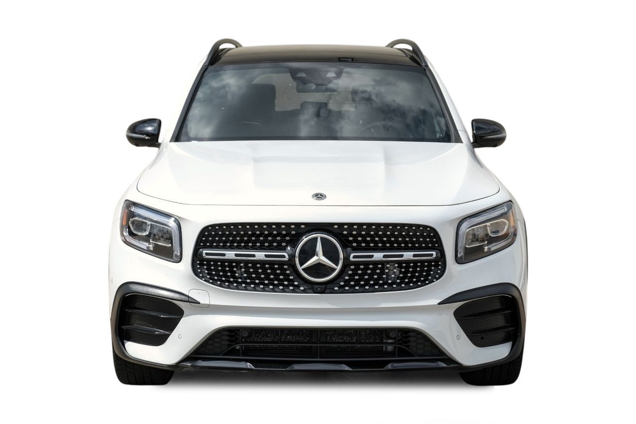 Mercedes-Benz GLB Vehicle Main Gallery Image 06