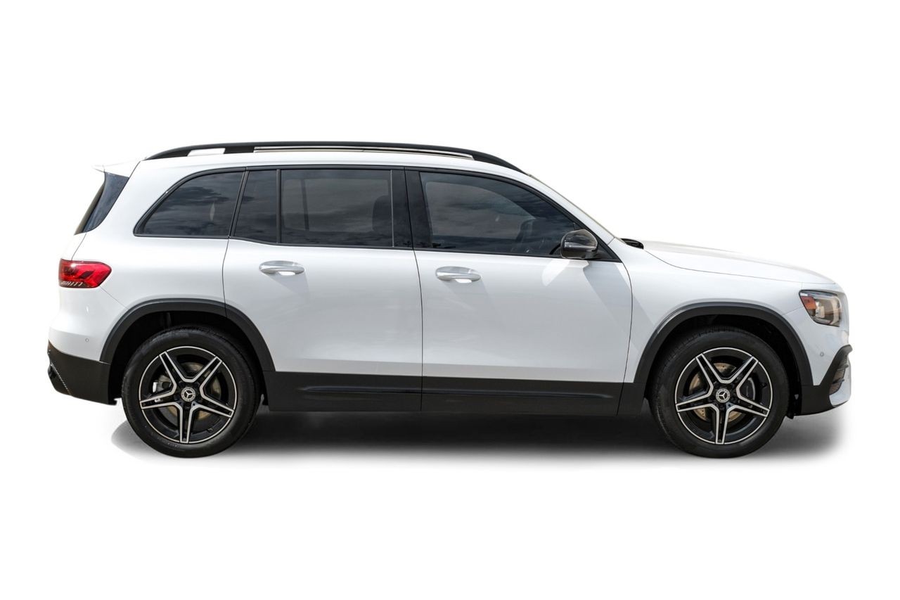 Mercedes-Benz GLB Vehicle Main Gallery Image 08