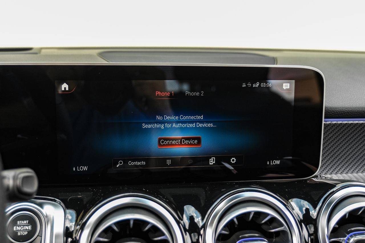 Mercedes-Benz GLB Vehicle Main Gallery Image 28