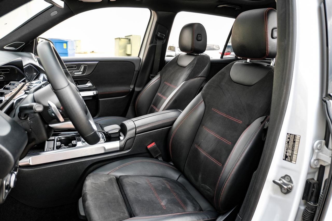 Mercedes-Benz GLB Vehicle Main Gallery Image 29