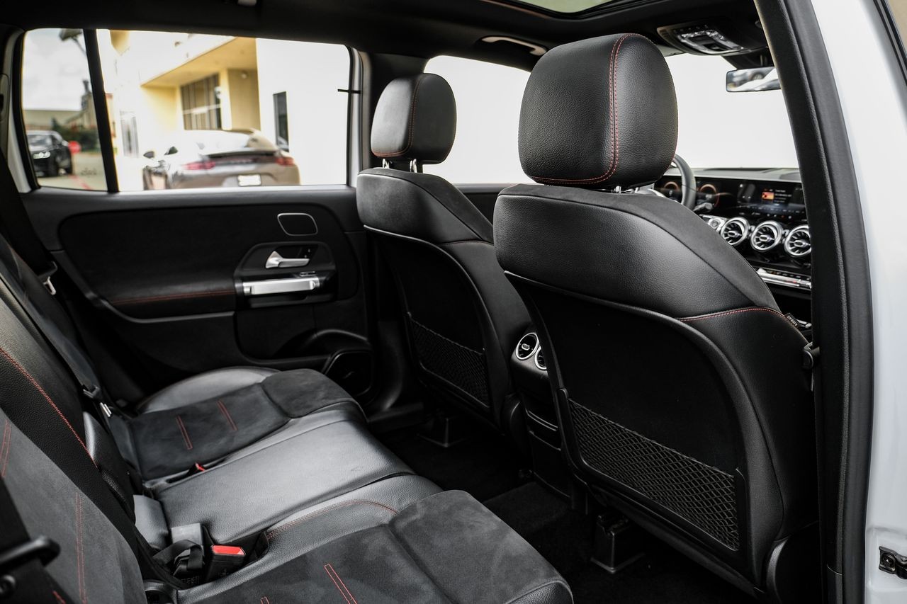 Mercedes-Benz GLB Vehicle Main Gallery Image 33