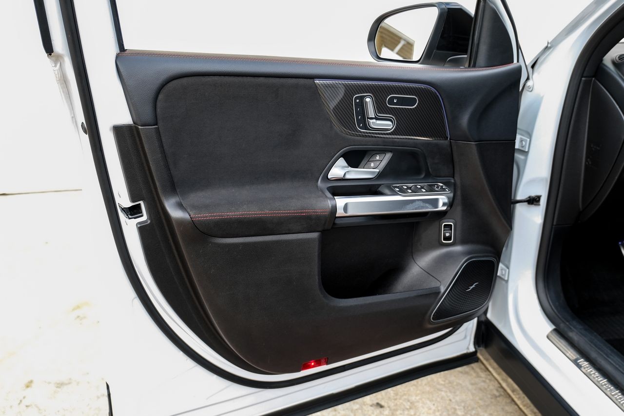Mercedes-Benz GLB Vehicle Main Gallery Image 38