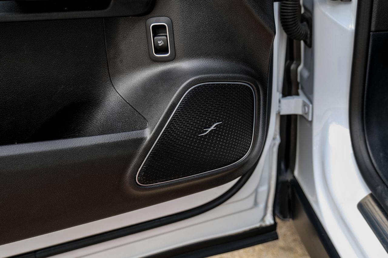 Mercedes-Benz GLB Vehicle Main Gallery Image 41