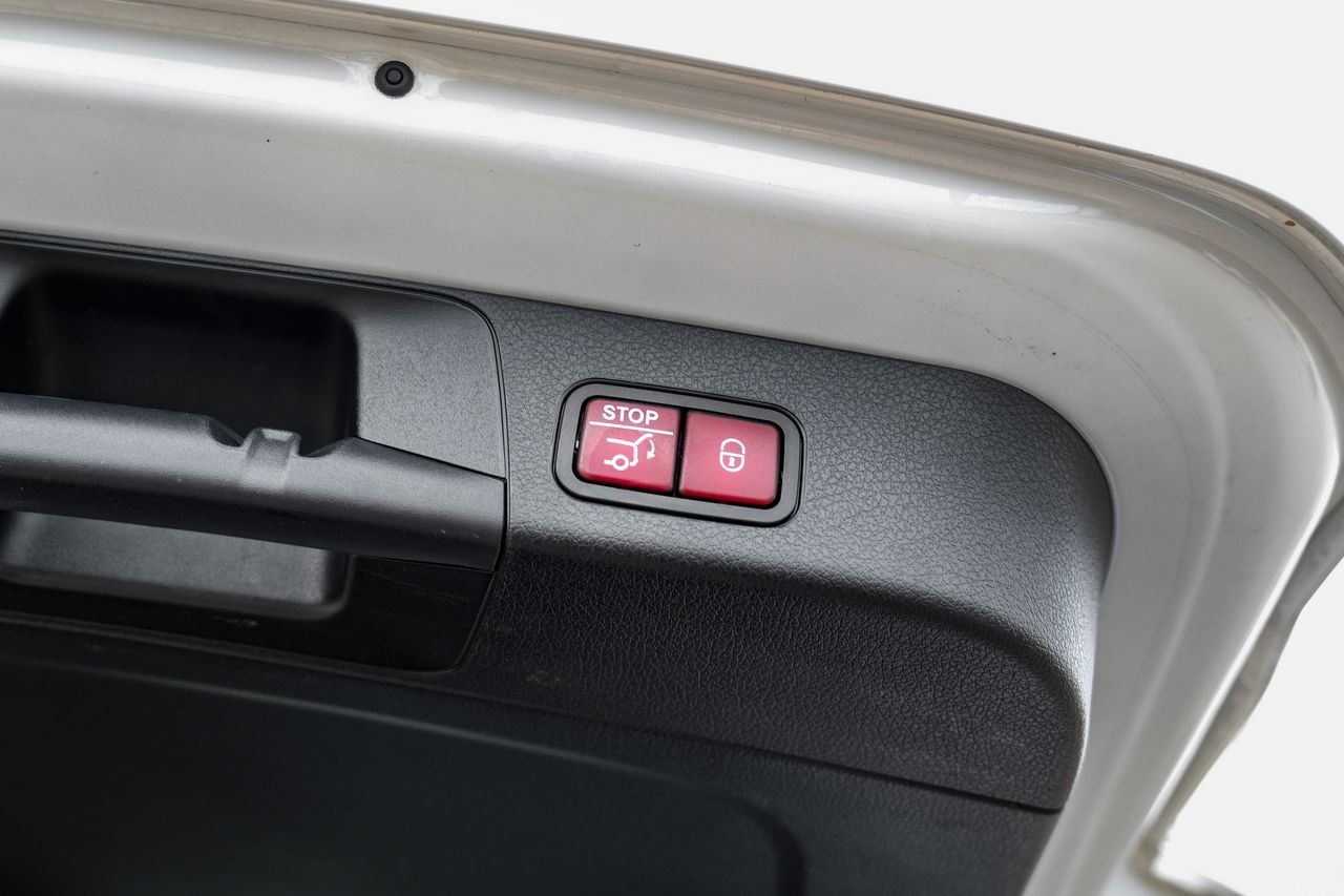 Mercedes-Benz GLB Vehicle Main Gallery Image 50