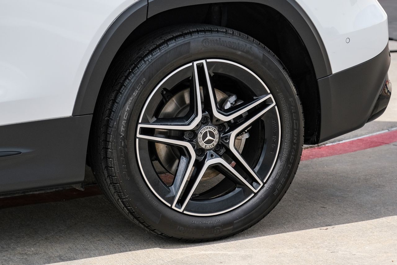 Mercedes-Benz GLB Vehicle Main Gallery Image 54
