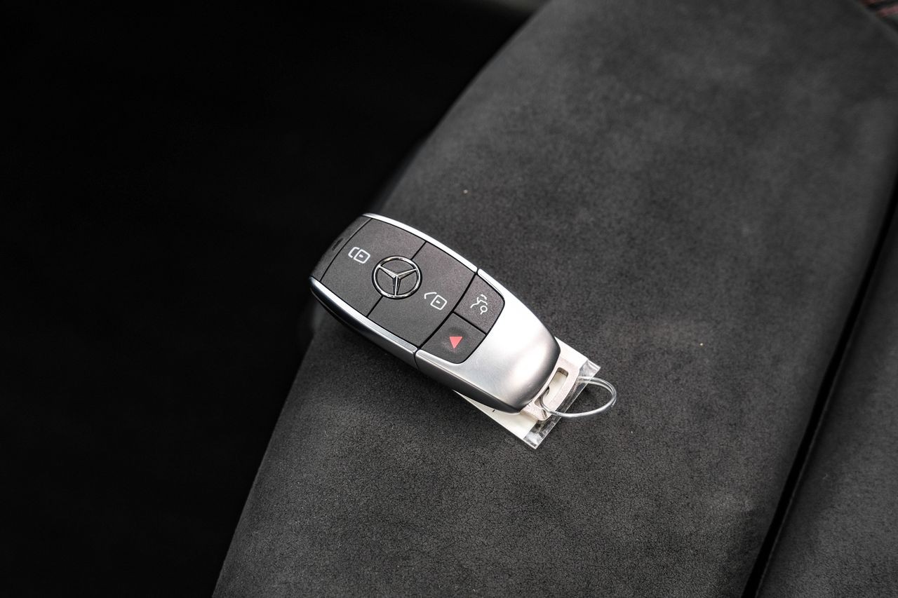 Mercedes-Benz GLB Vehicle Main Gallery Image 55