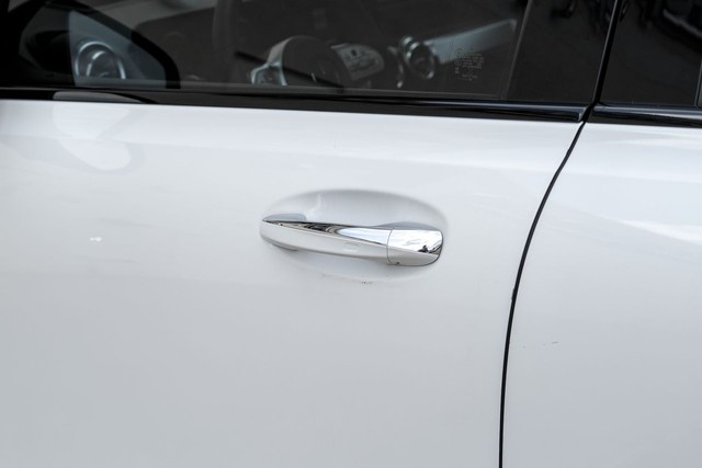 Mercedes-Benz GLB Vehicle Main Gallery Image 36