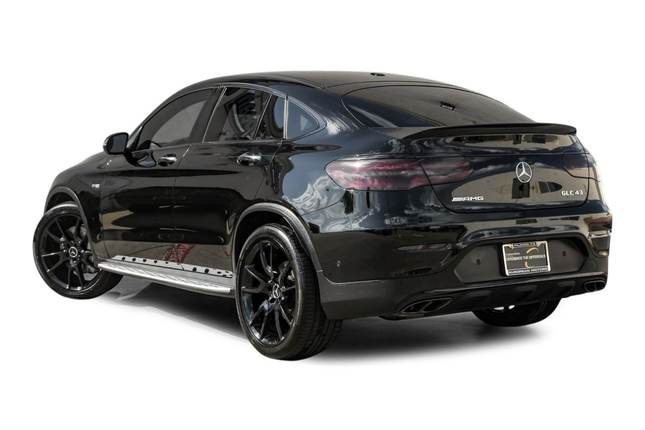 Mercedes-Benz GLC Vehicle Main Gallery Image 11