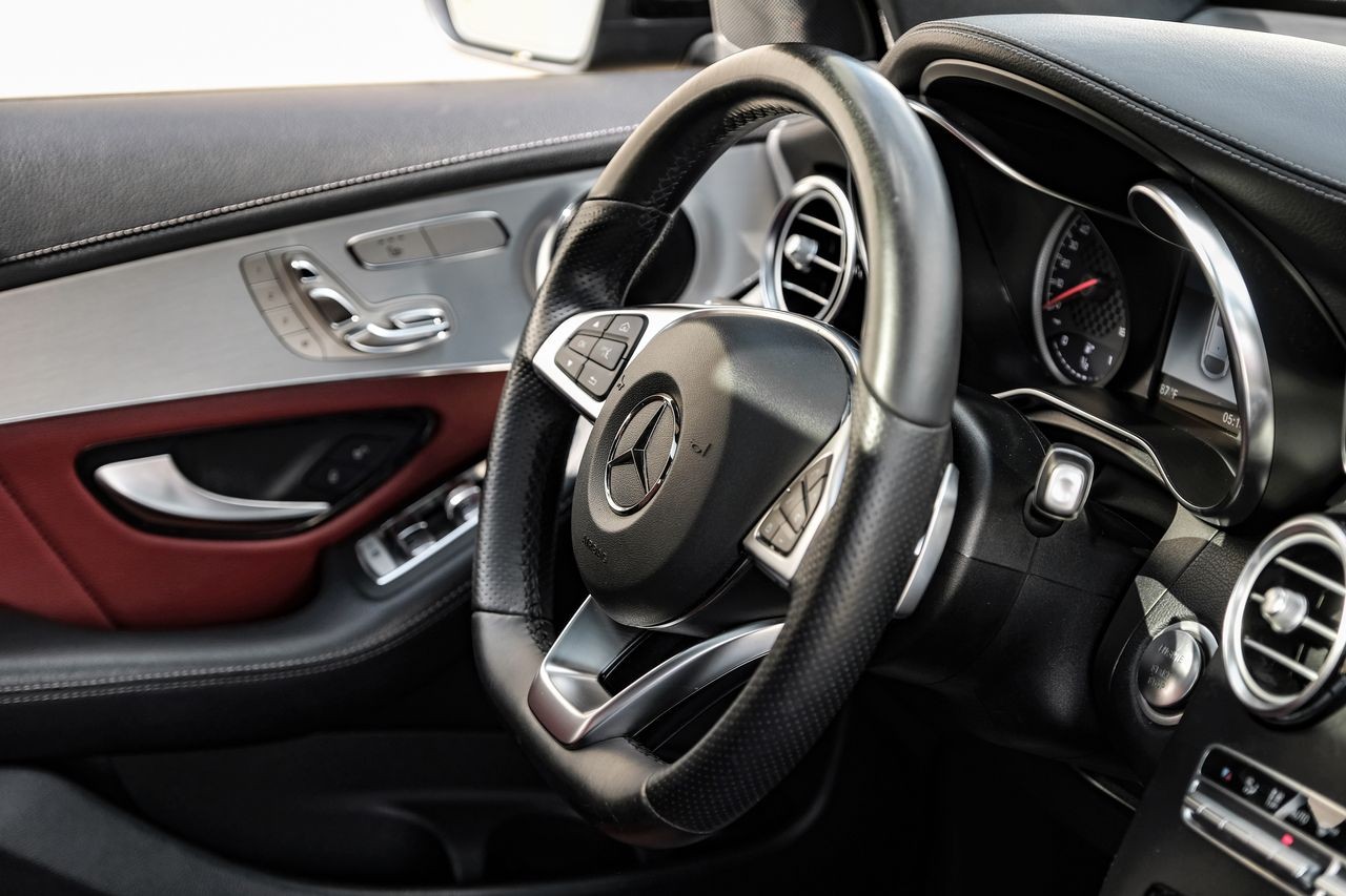 Mercedes-Benz GLC Vehicle Main Gallery Image 14