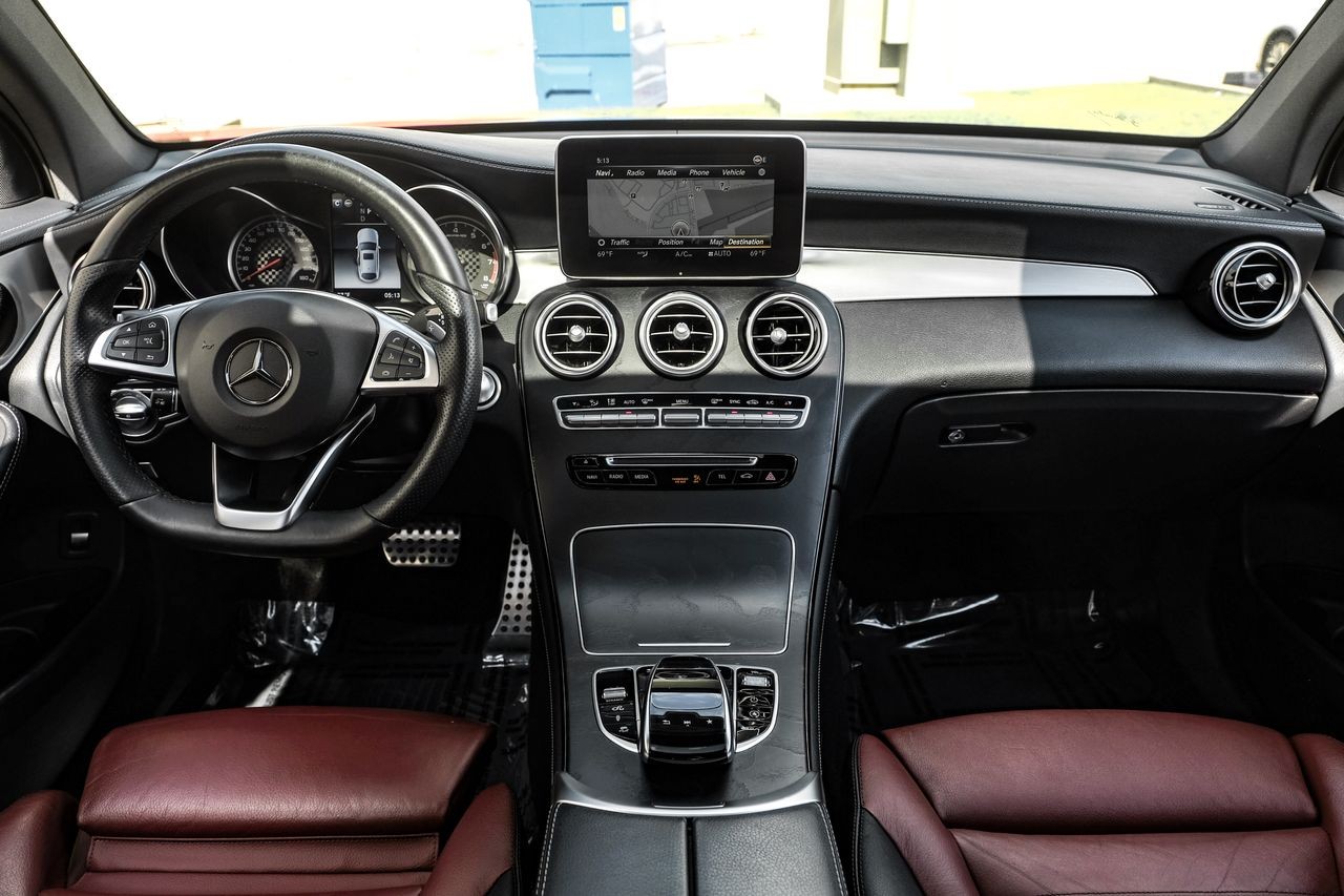 Mercedes-Benz GLC Vehicle Main Gallery Image 15