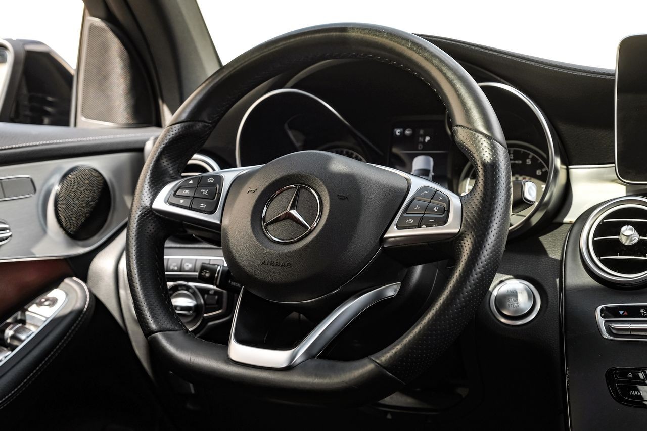 Mercedes-Benz GLC Vehicle Main Gallery Image 16