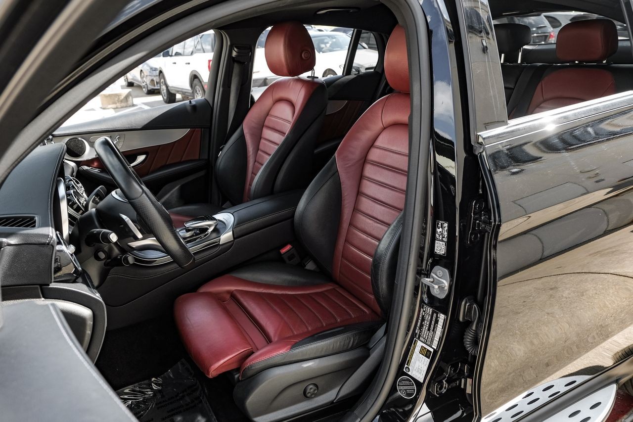 Mercedes-Benz GLC Vehicle Main Gallery Image 26
