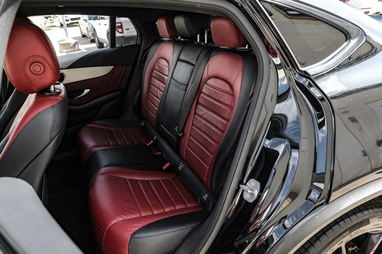 Mercedes-Benz GLC Vehicle Main Gallery Image 32