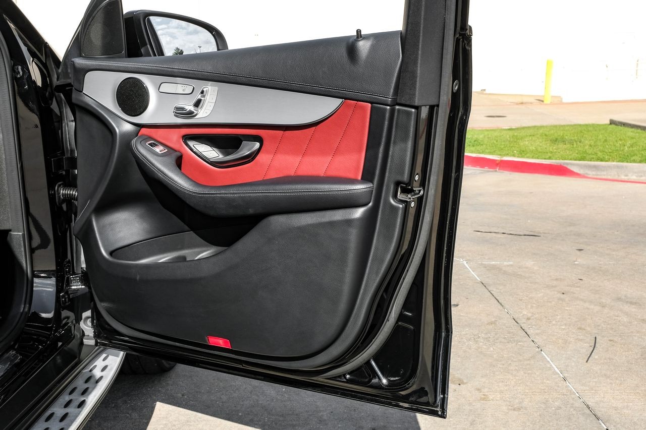 Mercedes-Benz GLC Vehicle Main Gallery Image 37