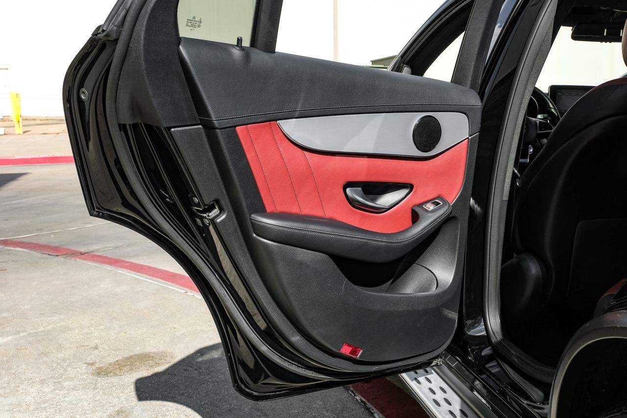 Mercedes-Benz GLC Vehicle Main Gallery Image 38